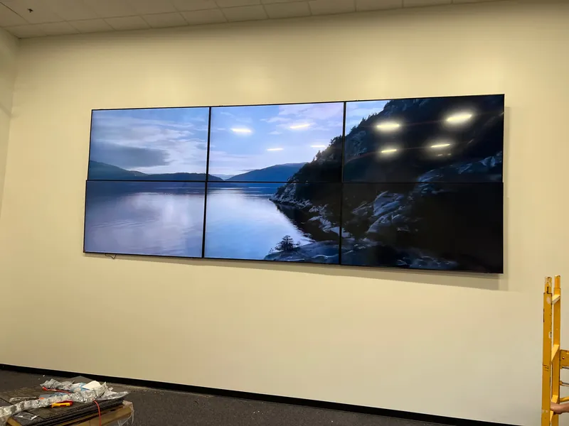 Multi-screen LCD video wall installed by FM Tech for a government facility